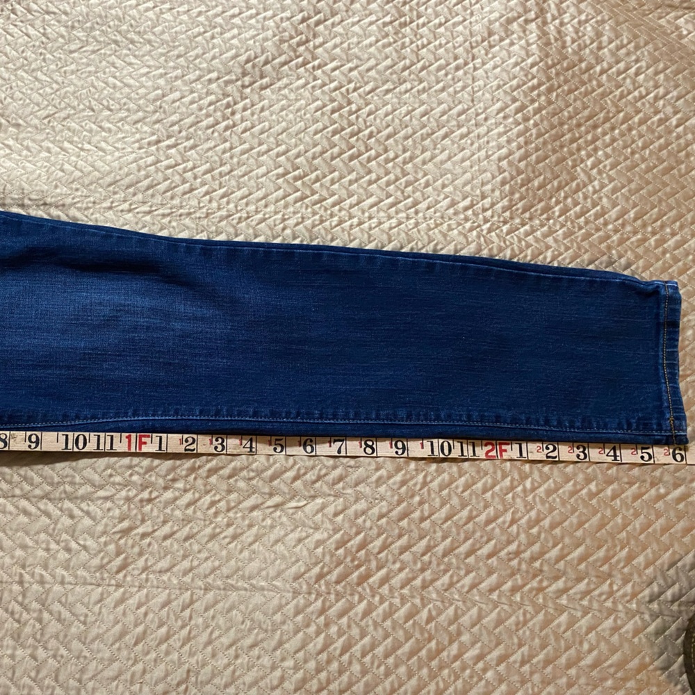3/ $20 Old Navy The Sweetheart Jeans 8 Reg 30x30 - Picture 6 of 7